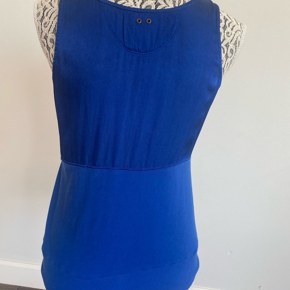 Paneled tank top with cinched bottom - Picture 2 of 3